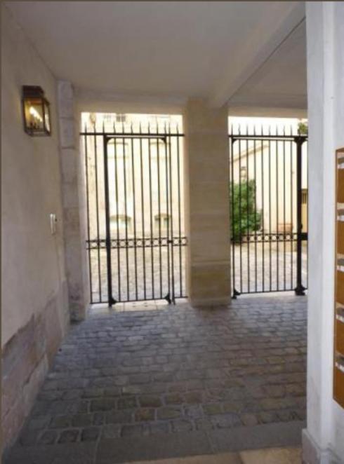דירות פריז Charming Cosy Triplex In Trendy Marais מראה חיצוני תמונה